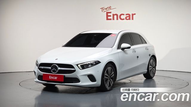 Mercedes-Benz A-Class (W177) A220 Hatchback 2022 — фото 1
