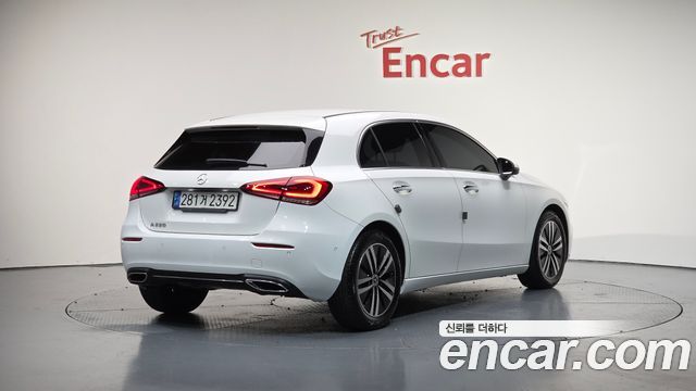 Mercedes-Benz A-Class (W177) A220 Hatchback 2022 — фото 2