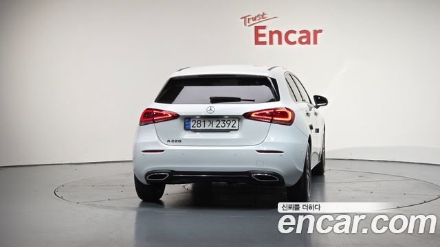 Mercedes-Benz A-Class (W177) A220 Hatchback 2022 — фото 4