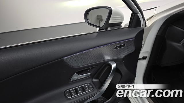 Mercedes-Benz A-Class (W177) A220 Hatchback 2022 — фото 13