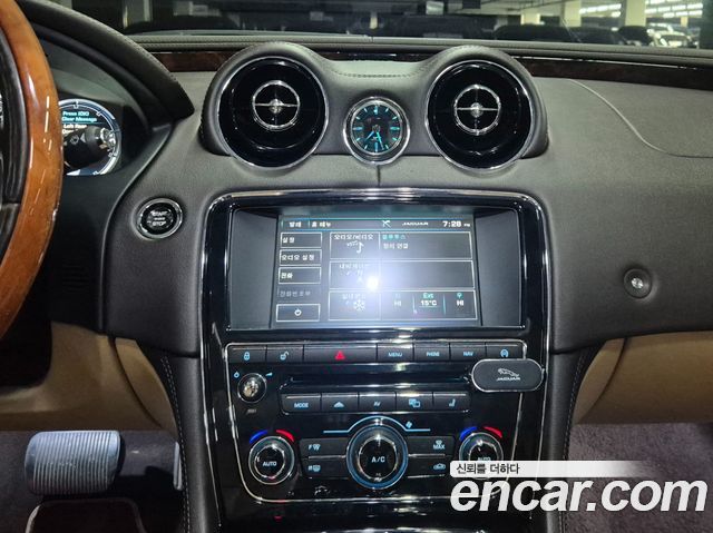 Jaguar XJ 3.0D Premium Luxury LWB X351 2014 — фото 6