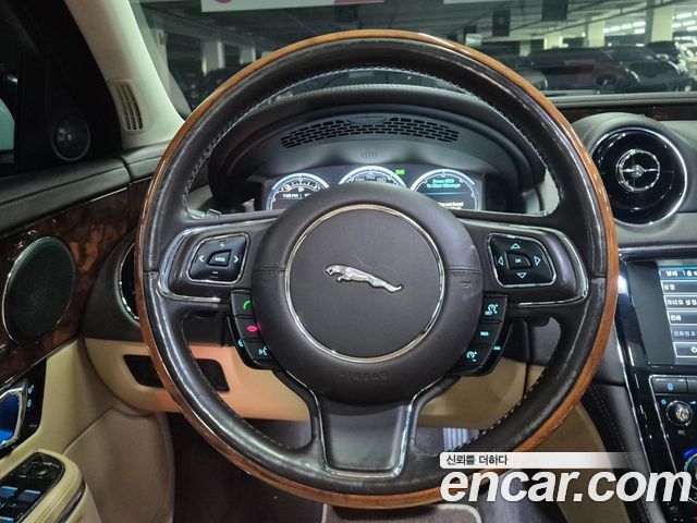 Jaguar XJ 3.0D Premium Luxury LWB X351 2014 — фото 8