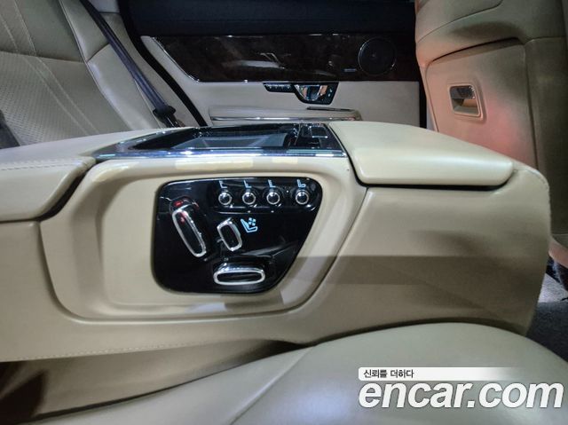 Jaguar XJ 3.0D Premium Luxury LWB X351 2014 — фото 16