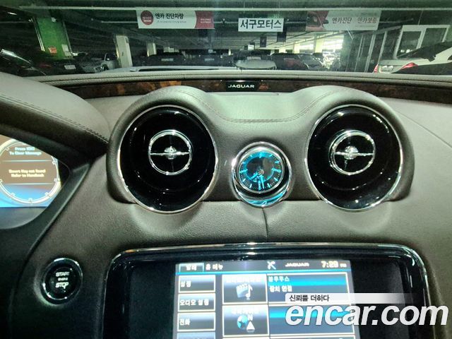Jaguar XJ 3.0D Premium Luxury LWB X351 2014 — фото 19
