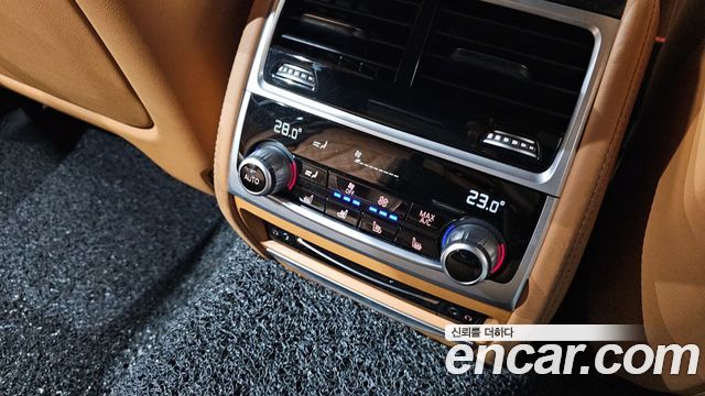 BMW 7 Series (G11) 730Ld xDrive Design Pure Excellence 2020 — фото 18