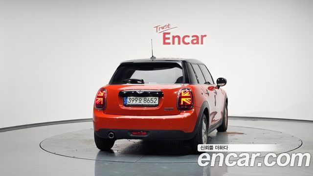 MINI Cooper 5Door Standard 3rd 2021 — фото 4