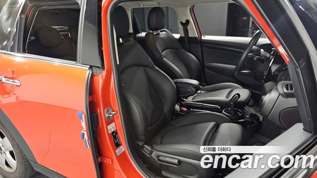 MINI Cooper 5Door Standard 3rd 2021 — фото 10