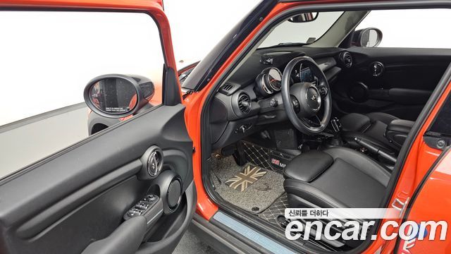 MINI Cooper 5Door Standard 3rd 2021 — фото 11