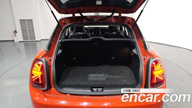 MINI Cooper 5Door Standard 3rd 2021 — фото 20