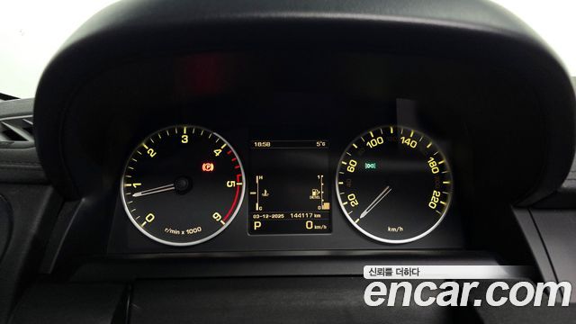 Land Rover Discovery 4 3.0 SDV6 HSE 2013 — фото 8