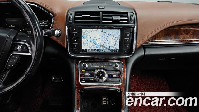 Lincoln Continental (X) 3.0 Presidential AWD 2017 — фото 19