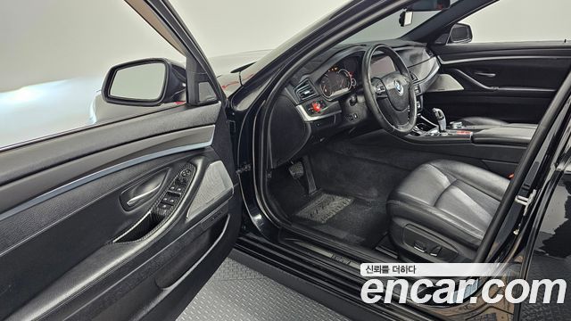 BMW 5 Series (F10) 520d xDrive 2014 — фото 11