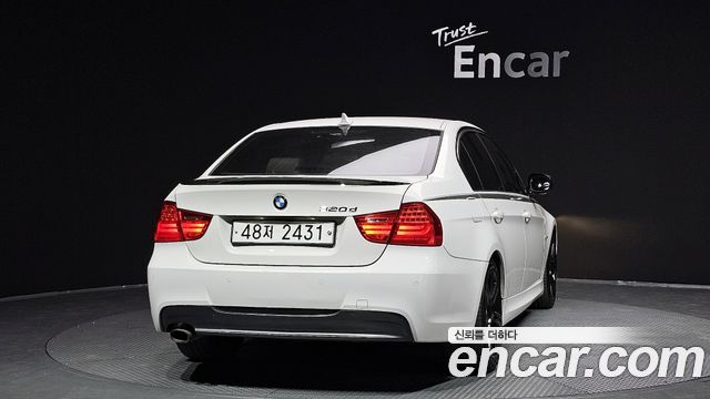 BMW 3 Series (E90) 320d Sedan M Sport 2011 — фото 4