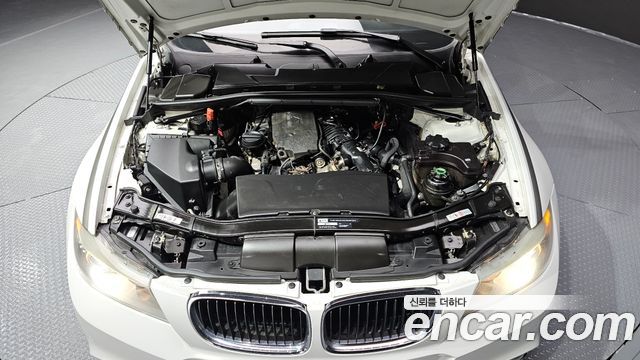 BMW 3 Series (E90) 320d Sedan M Sport 2011 — фото 6