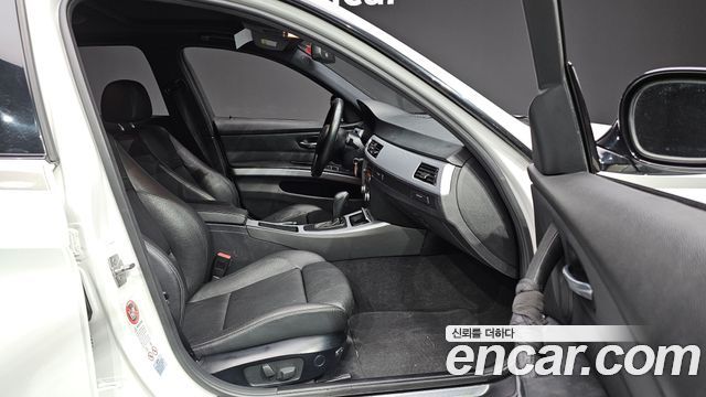 BMW 3 Series (E90) 320d Sedan M Sport 2011 — фото 12
