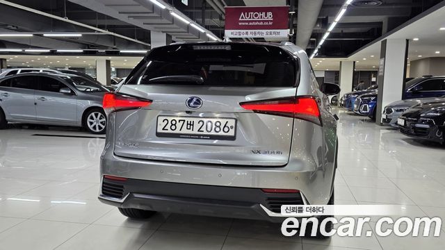 Lexus NX300h Supreme 2021 — фото 7