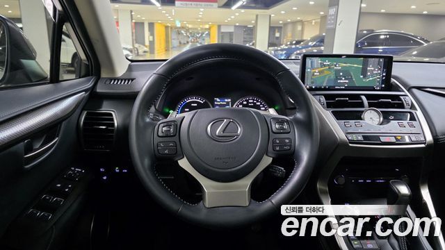 Lexus NX300h Supreme 2021 — фото 16