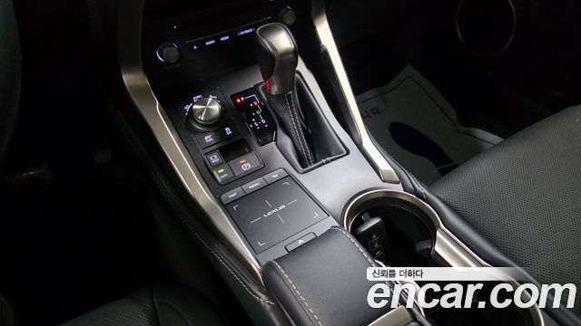 Lexus NX300h Supreme 2021 — фото 19