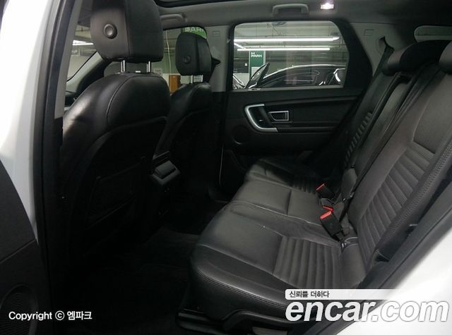 Land Rover Discovery Sport 2.0 TD4 HSE Luxury 2017 — фото 15