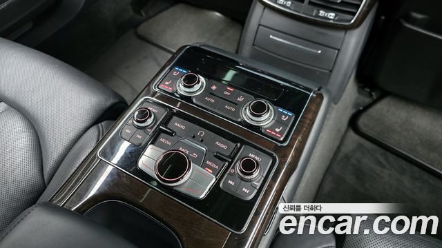 Audi A8 60 TFSI Quattro LWB D4 2015 — фото 19