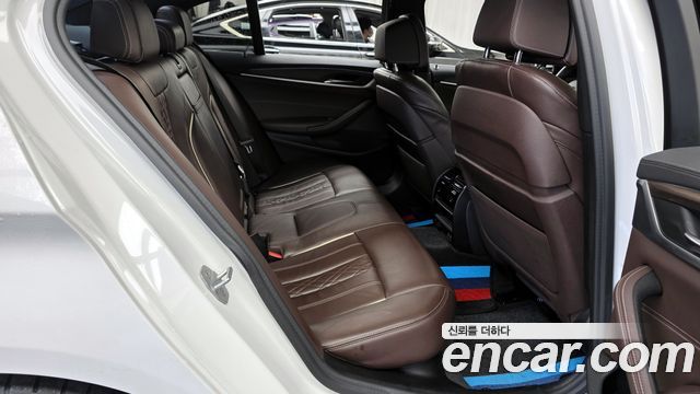 BMW 5 Series (G30) 523d M Sport 2021 — фото 16