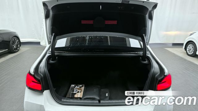 BMW 5 Series (G30) 523d M Sport 2021 — фото 24