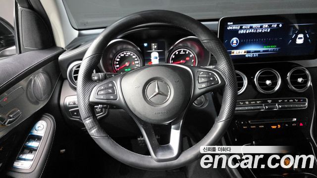 Mercedes-Benz GLC-Class (X253) GLC300 4MATIC AMG Line 2019 — фото 13