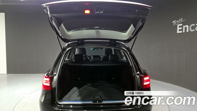 Mercedes-Benz GLC-Class (X253) GLC300 4MATIC AMG Line 2019 — фото 20