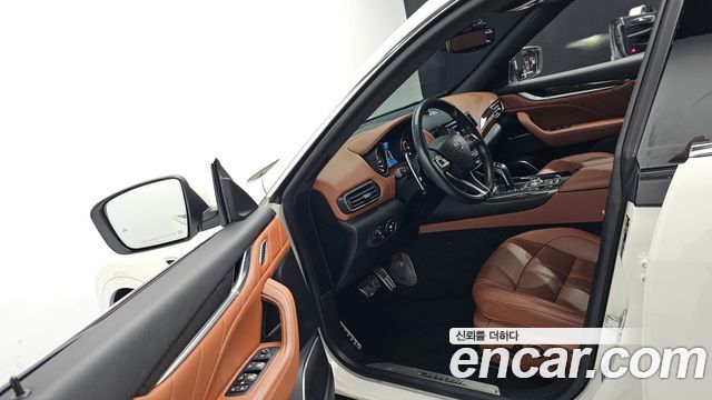 Maserati Levante 3.0 AWD GranSport 2020 — фото 10