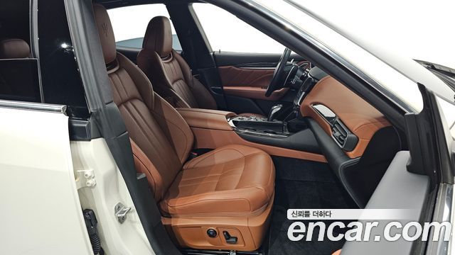 Maserati Levante 3.0 AWD GranSport 2020 — фото 12
