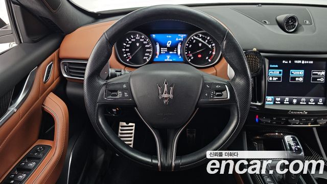 Maserati Levante 3.0 AWD GranSport 2020 — фото 13