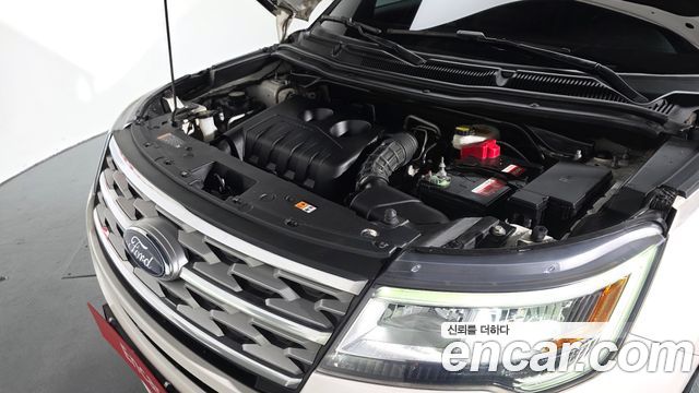 Ford Explorer 2.3 Limited 4WD 5th 2018 — фото 6