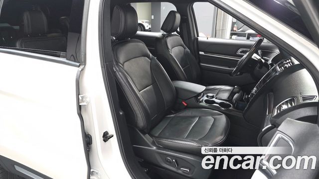 Ford Explorer 2.3 Limited 4WD 5th 2018 — фото 10