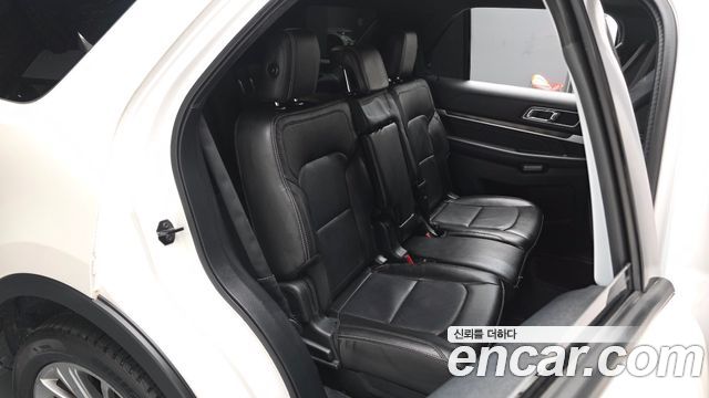 Ford Explorer 2.3 Limited 4WD 5th 2018 — фото 11