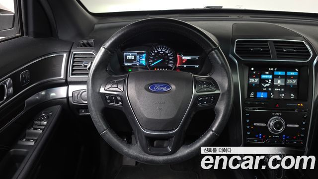 Ford Explorer 2.3 Limited 4WD 5th 2018 — фото 14