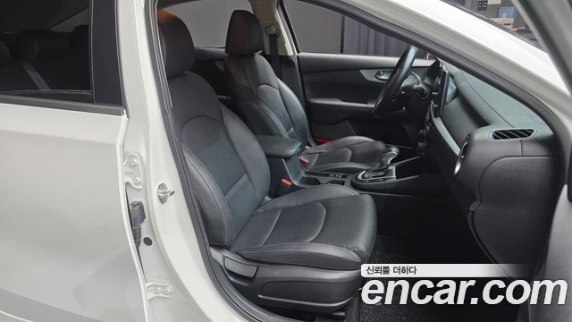 Kia K3 (II) 1.6 Prestige 2022 — фото 12