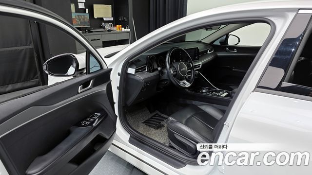 Kia K5 (III) 2.0 LPI(Renter car) Strandard 2023 — фото 10