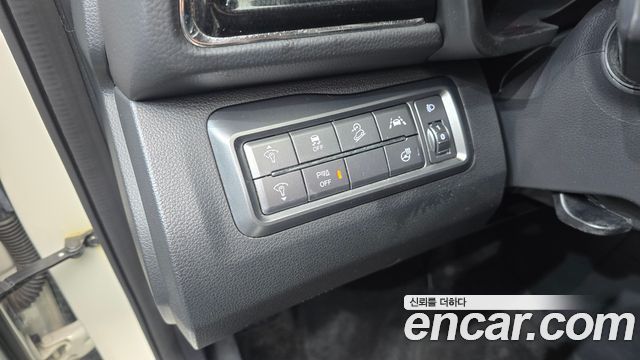 KG Mobility (SsangYong) Very New Tivoli Gasoline 1.5 2WD V3 2022 — фото 15