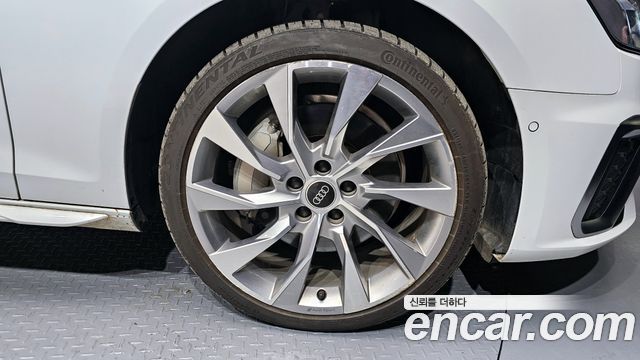 Audi A4 (B9) 45 TFSI Quattro Premium 2023 — фото 5