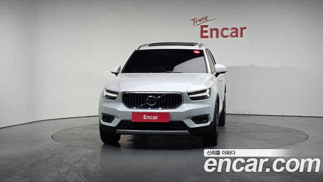 Volvo XC40 B4 Inscription 2021 — фото 3