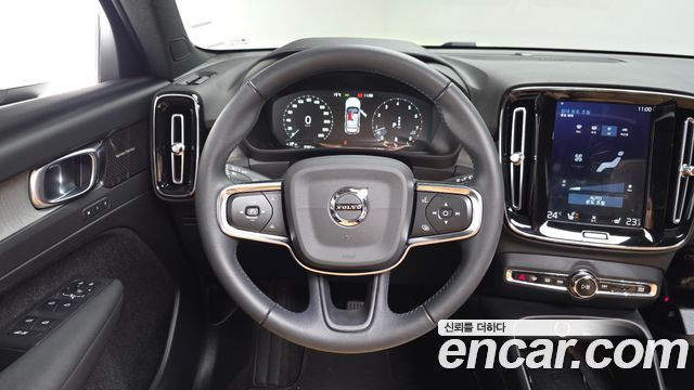 Volvo XC40 B4 Inscription 2021 — фото 13