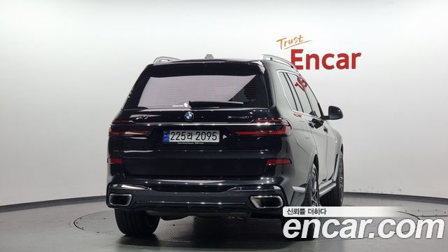 BMW X7 (G07) xDrive 40i M Sport 7STR 2024 — фото 4