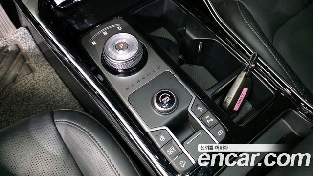Kia Sorento (IV) Gasoline 2.5T 2WD Prestige 2024 — фото 8