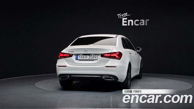 Mercedes-Benz A-Class (W177) A220 Sedan 2023 — фото 4