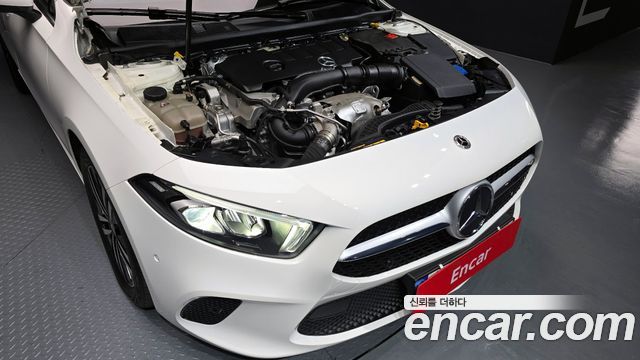 Mercedes-Benz A-Class (W177) A220 Sedan 2023 — фото 6