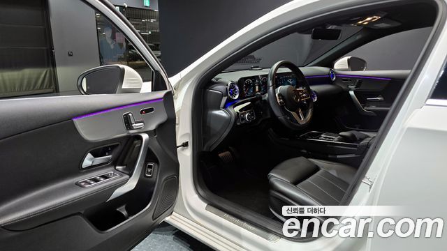 Mercedes-Benz A-Class (W177) A220 Sedan 2023 — фото 11
