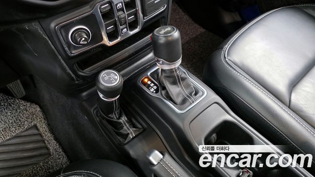 Jeep Wrangler (JL) 2.0 Overland Power Top 4Door 4xe 2022 — фото 9