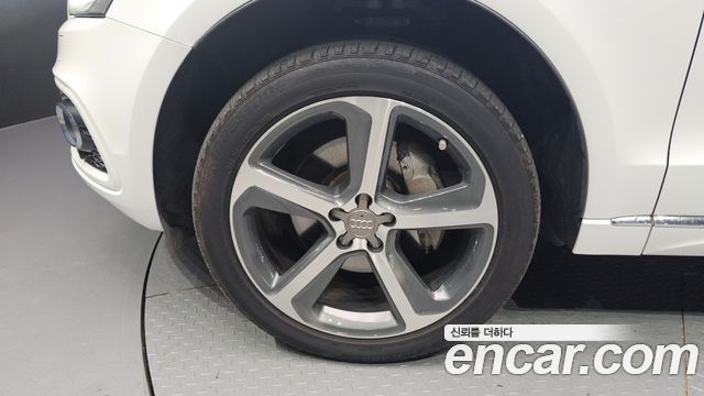 Audi Q5 45 TDI Quattro 8R 2015 — фото 5