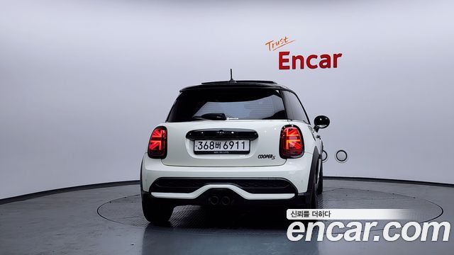 MINI Cooper S Classic Launch Pack Third Generation 2022 — фото 4
