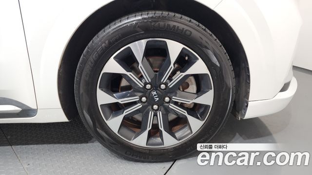 Kia Carnival (IV) Gasoline 7-Seater Hi-Limousine Signature 2021 — фото 5
